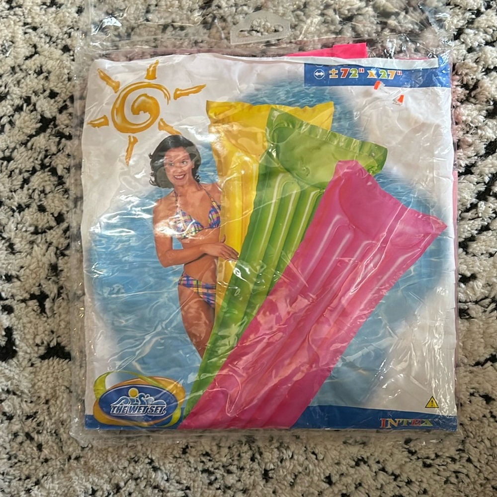 Vintage Intex The Wet Set Inflatable Raft 72” x 27”